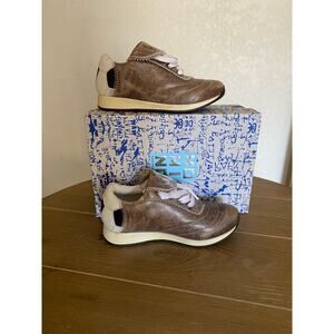 NIB MOMINO made in Italy, kids shoes EU 29 soccer ball￼